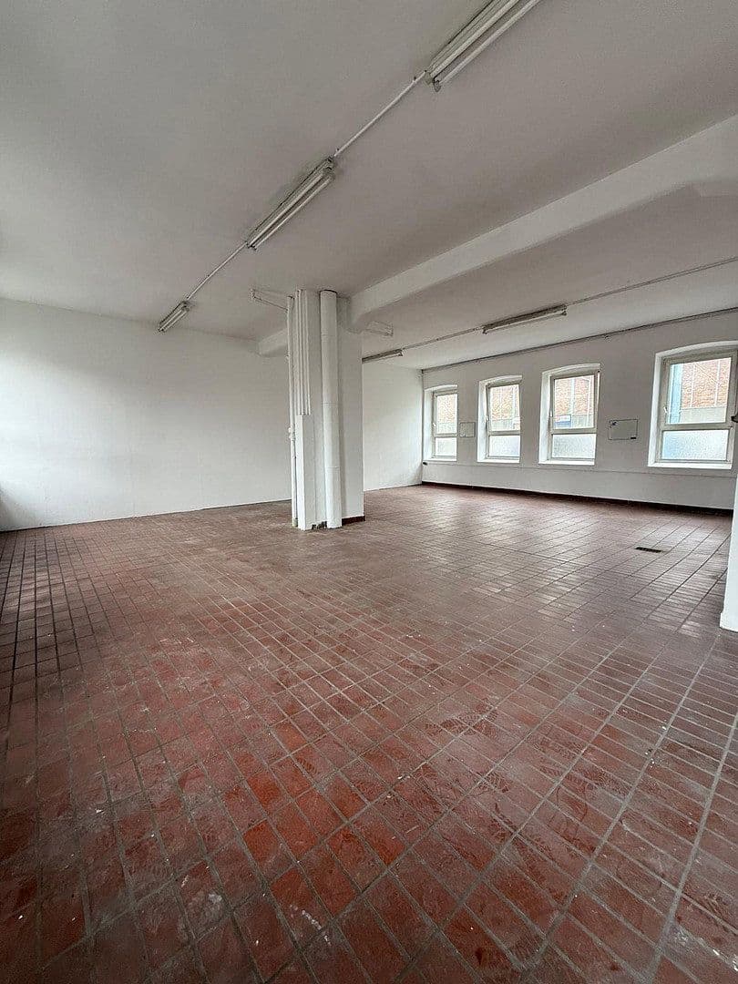 Prenájom nebytového priestoru 340 m², Magdeburgerstrasse 37, Gelsenkirchen, Severné Porýnie - Westfálsko Prenájom nebytového priestoru 340 m², Magdeburgerstrasse 37, Gelsenkirchen, Severné Porýnie - Westfálsko