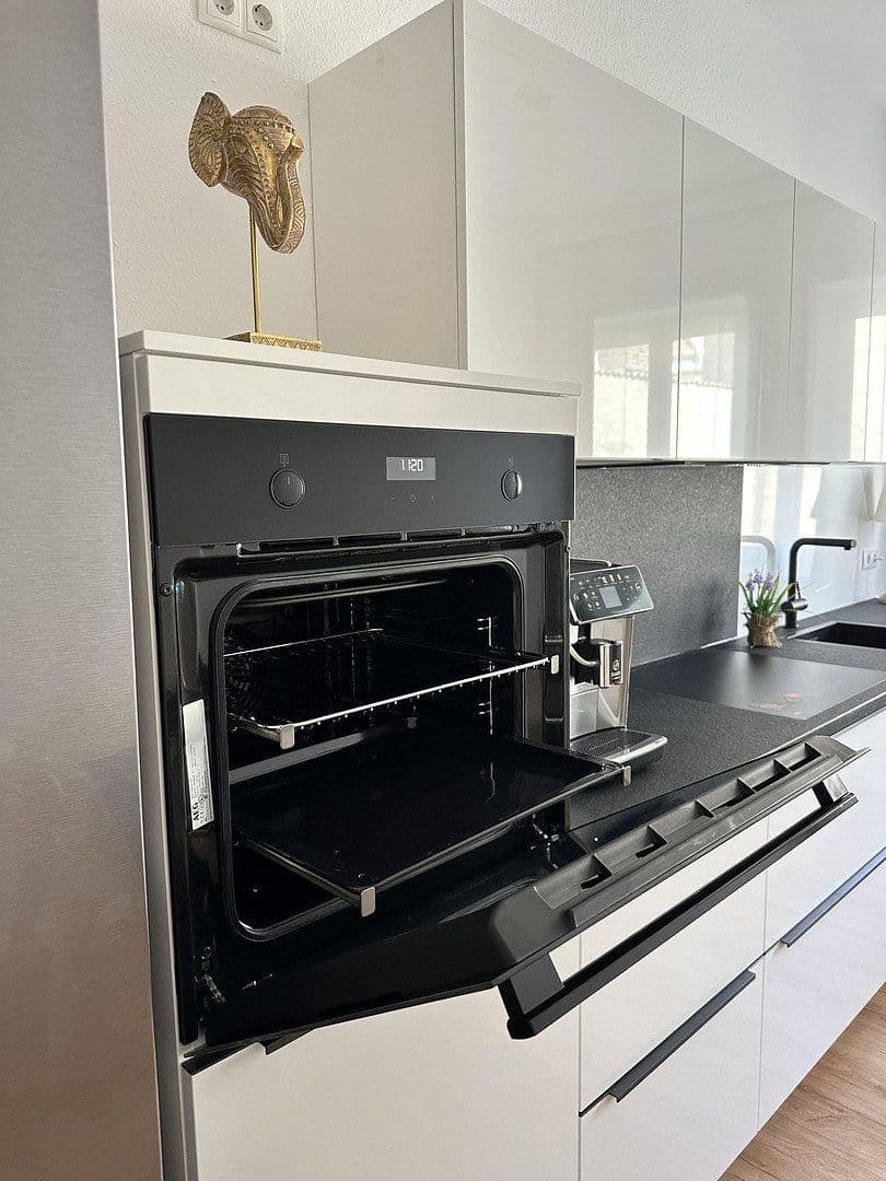 Prenájom bytu 2-izbový 72 m², Wuerzburg, Bavorsko Prenájom bytu 2-izbový 72 m², Wuerzburg, Bavorsko