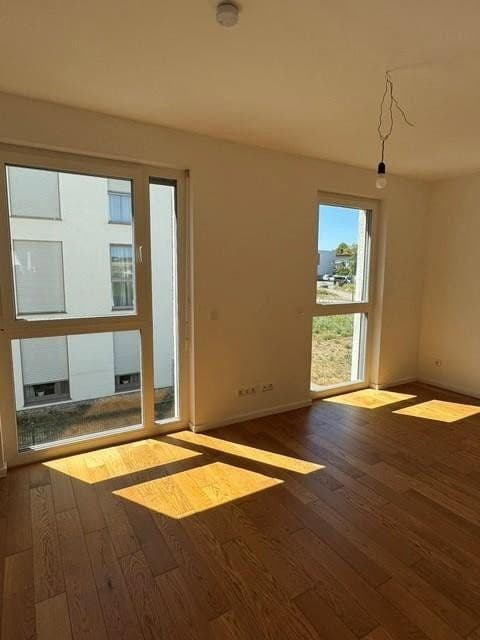 Prenájom bytu 4-izbový 113 m², Max-Planck-Straße 54, Bad Vilbel, Hesensko Prenájom bytu 4-izbový 113 m², Max-Planck-Straße 54, Bad Vilbel, Hesensko