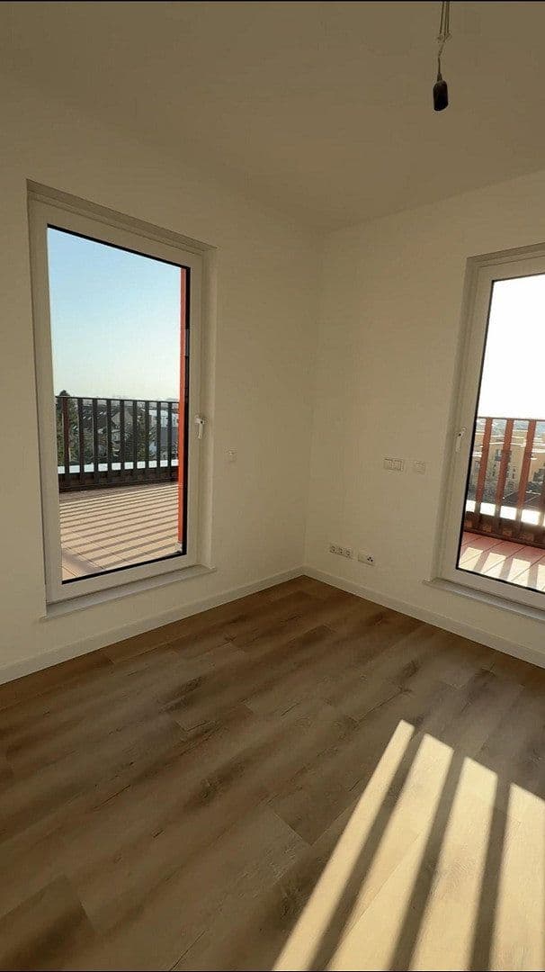 Prenájom bytu 3-izbový 89 m², Berlin, Berlín Prenájom bytu 3-izbový 89 m², Berlin, Berlín