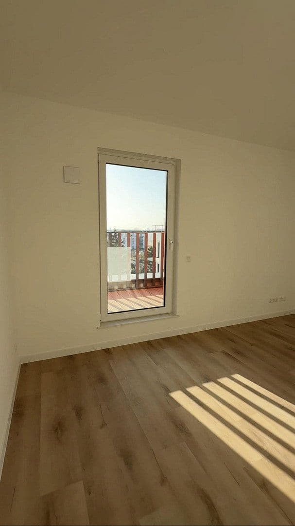 Prenájom bytu 3-izbový 89 m², Berlin, Berlín Prenájom bytu 3-izbový 89 m², Berlin, Berlín