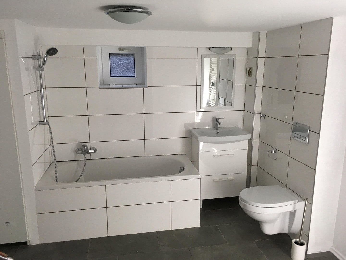 Prenájom bytu 3-izbový 135 m², Hamburg-Amerika-Straße 36, Cuxhaven, Dolné Sasko Prenájom bytu 3-izbový 135 m², Hamburg-Amerika-Straße 36, Cuxhaven, Dolné Sasko