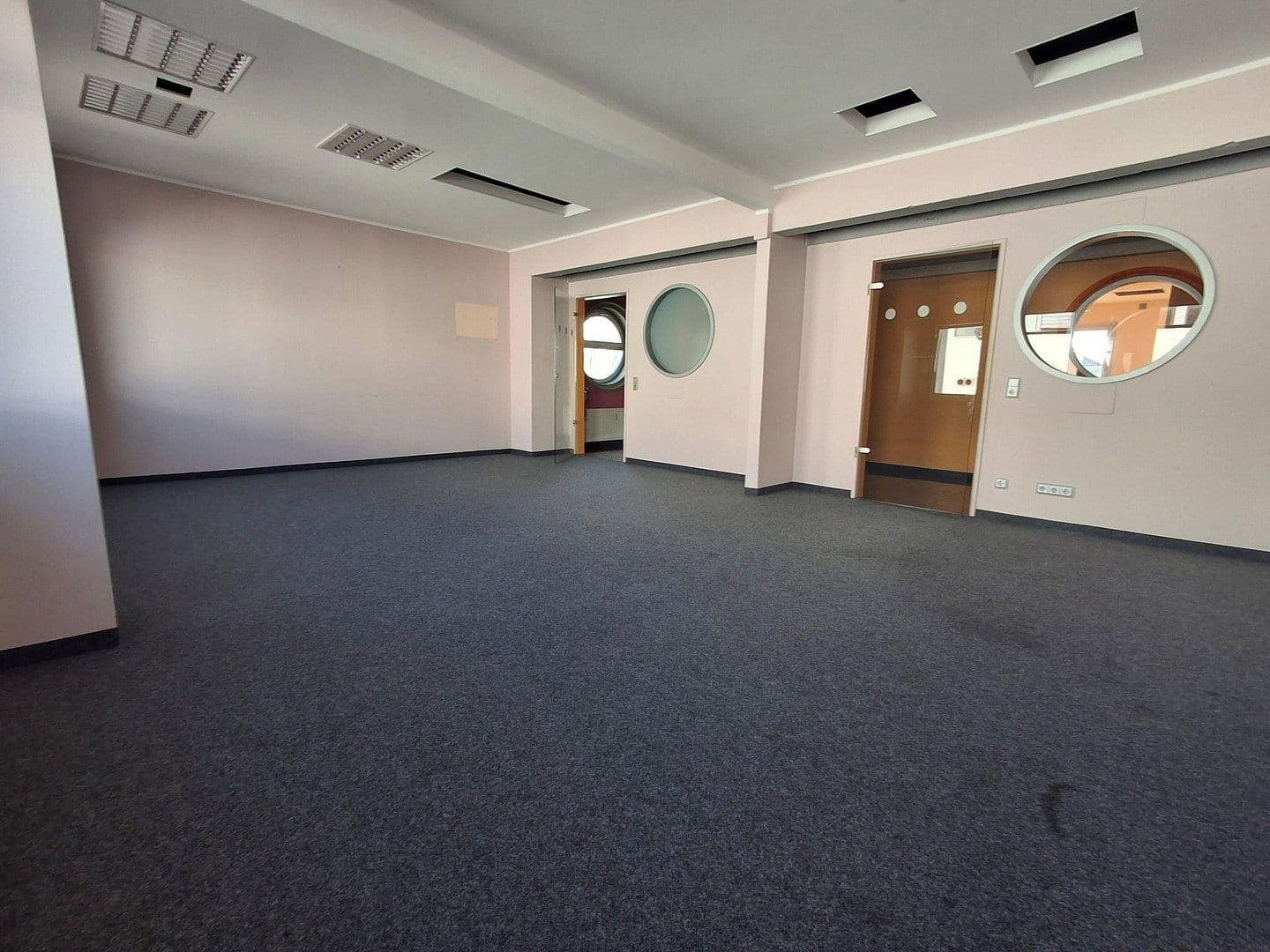 Prenájom kancelárie 30 m², Carenaallee 8, Hoppegarten, Brandenbursko Prenájom kancelárie 30 m², Carenaallee 8, Hoppegarten, Brandenbursko