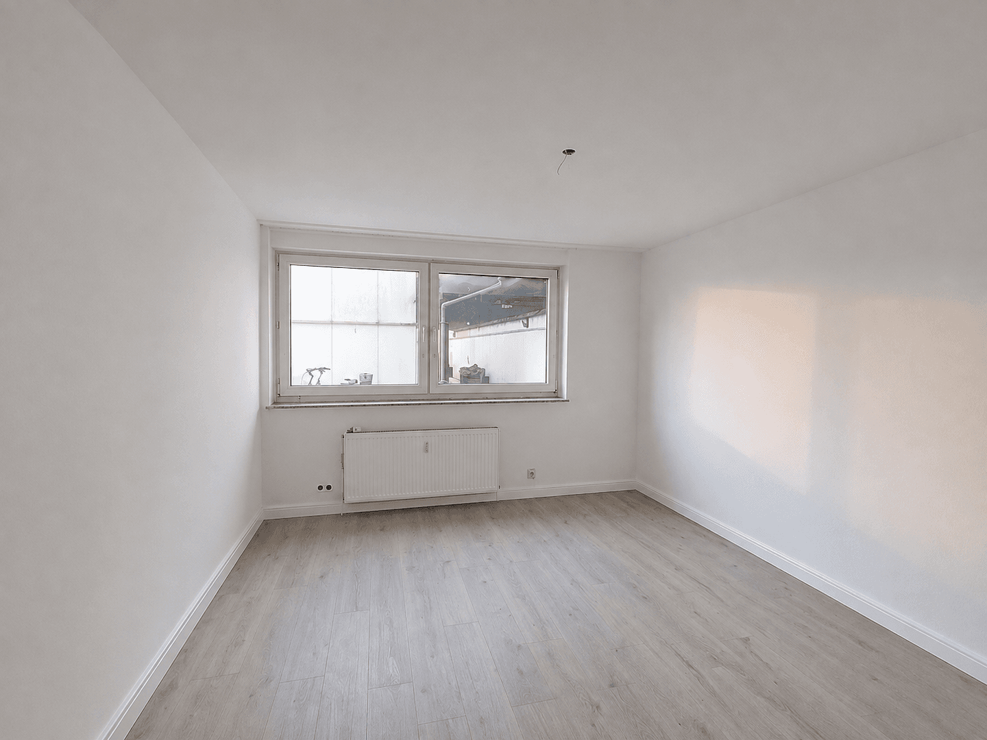 Prenájom bytu 3-izbový 81 m², Sternstr. 54, Krefeld, Severné Porýnie - Westfálsko Prenájom bytu 3-izbový 81 m², Sternstr. 54, Krefeld, Severné Porýnie - Westfálsko