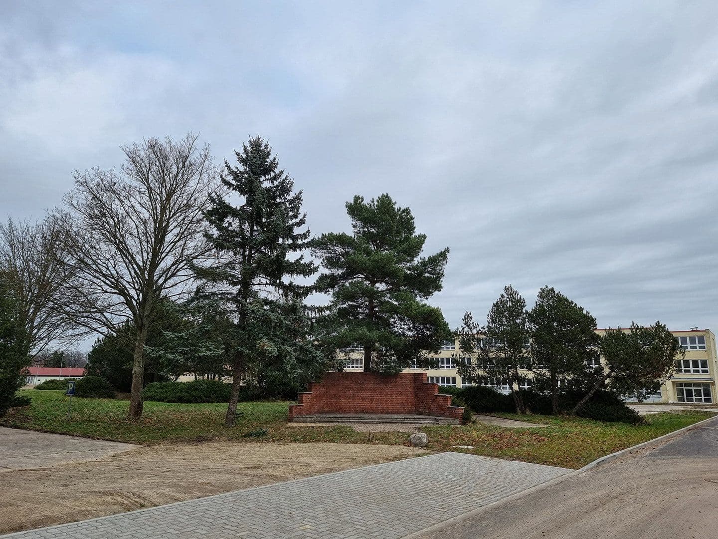 Predaj nebytového priestoru 19.000 m², Lützowstr. 1, Stavenhagen, Meklenbursko-Predpomoransko Predaj nebytového priestoru 19.000 m², Lützowstr. 1, Stavenhagen, Meklenbursko-Predpomoransko