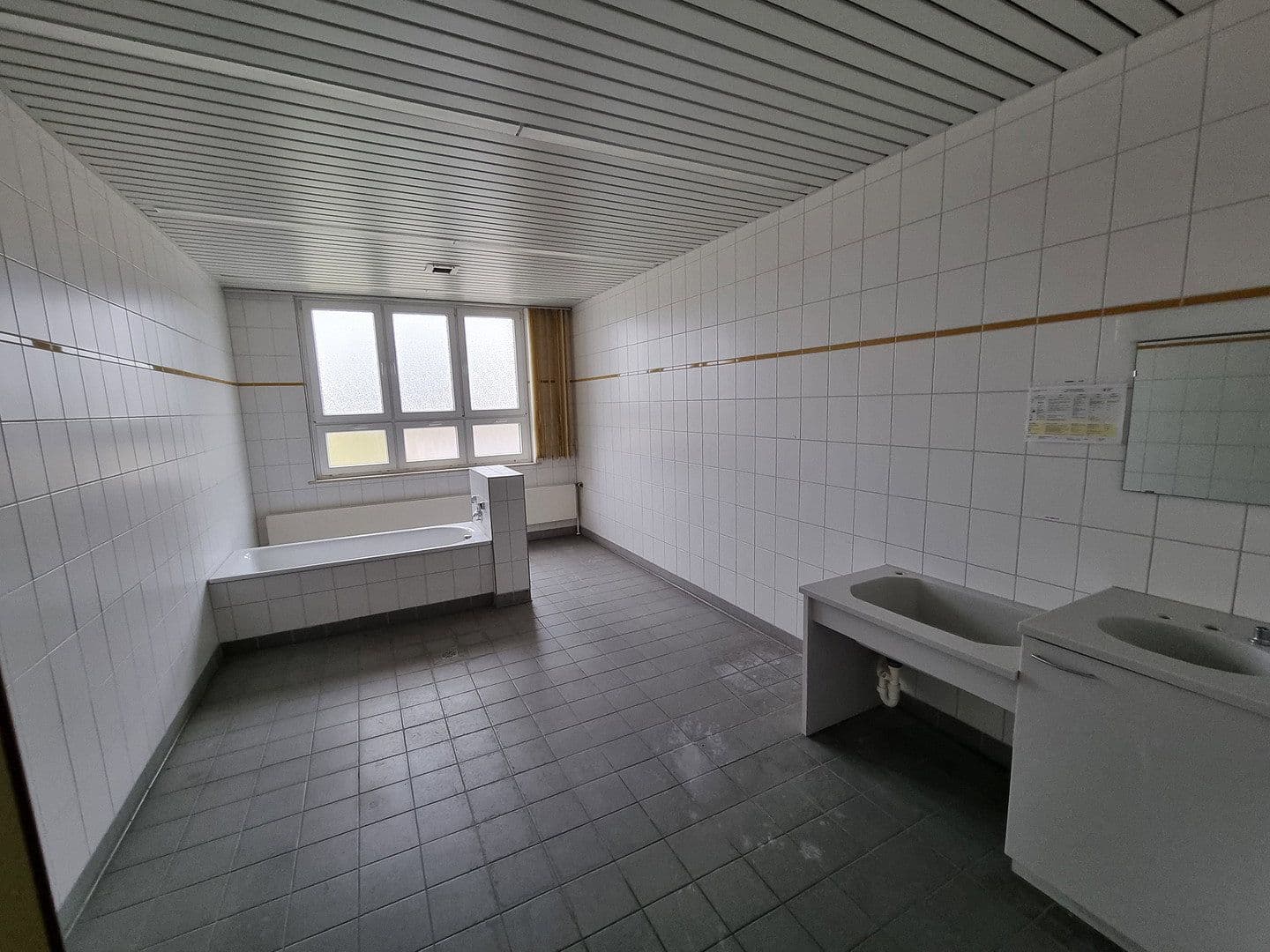 Predaj nebytového priestoru 19.000 m², Lützowstr. 1, Stavenhagen, Meklenbursko-Predpomoransko Predaj nebytového priestoru 19.000 m², Lützowstr. 1, Stavenhagen, Meklenbursko-Predpomoransko