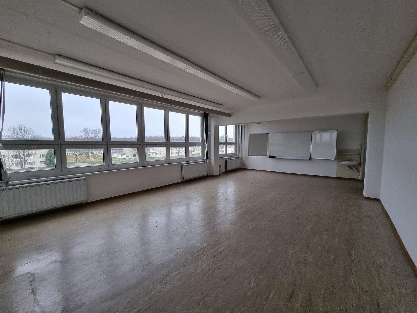 Predaj nebytového priestoru 19.000 m², Lützowstr. 1, Stavenhagen, Meklenbursko-Predpomoransko Predaj nebytového priestoru 19.000 m², Lützowstr. 1, Stavenhagen, Meklenbursko-Predpomoransko