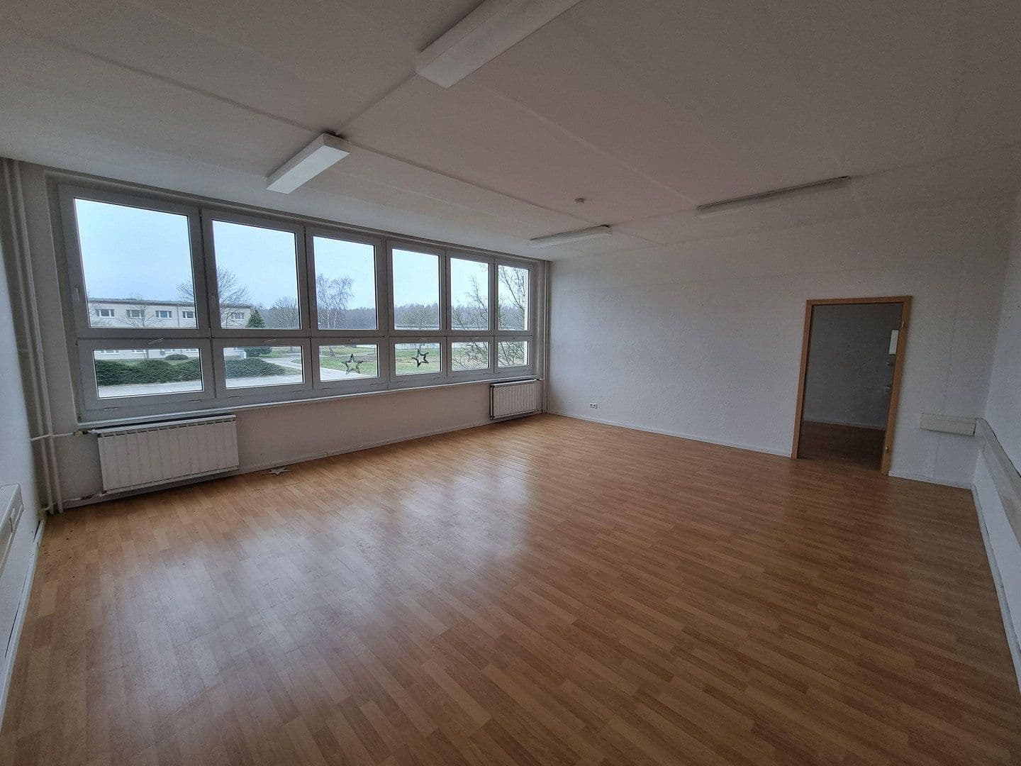 Predaj nebytového priestoru 19.000 m², Lützowstr. 1, Stavenhagen, Meklenbursko-Predpomoransko Predaj nebytového priestoru 19.000 m², Lützowstr. 1, Stavenhagen, Meklenbursko-Predpomoransko