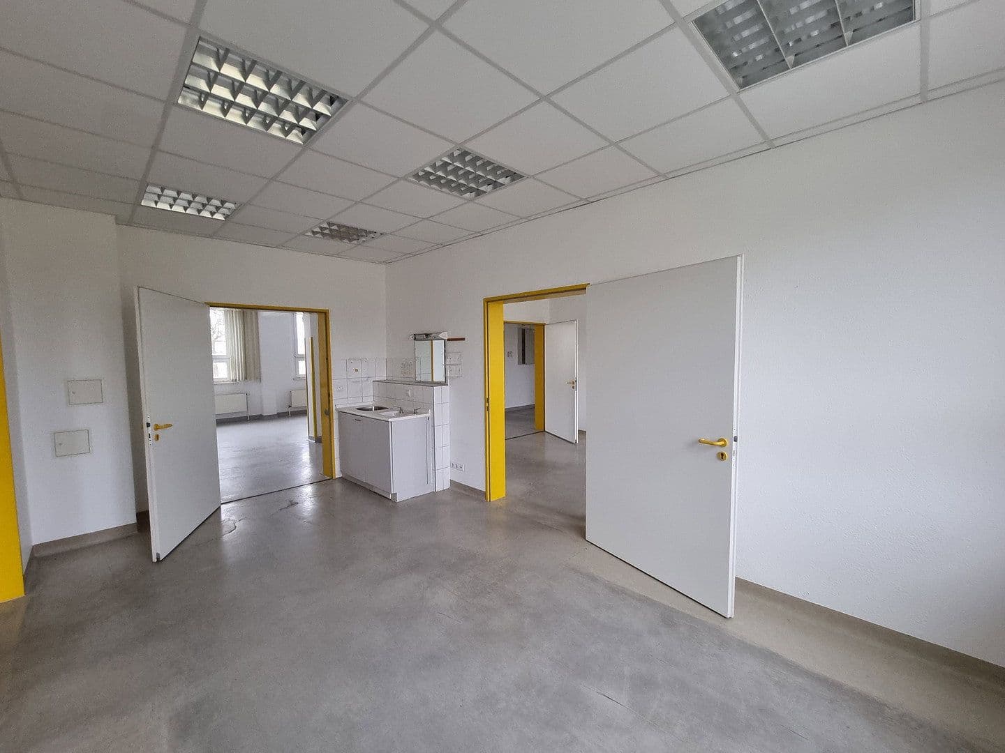 Predaj nebytového priestoru 19.000 m², Lützowstr. 1, Stavenhagen, Meklenbursko-Predpomoransko Predaj nebytového priestoru 19.000 m², Lützowstr. 1, Stavenhagen, Meklenbursko-Predpomoransko