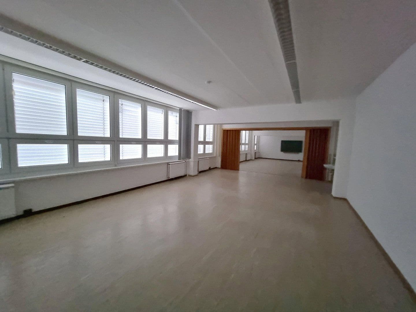Predaj nebytového priestoru 19.000 m², Lützowstr. 1, Stavenhagen, Meklenbursko-Predpomoransko Predaj nebytového priestoru 19.000 m², Lützowstr. 1, Stavenhagen, Meklenbursko-Predpomoransko