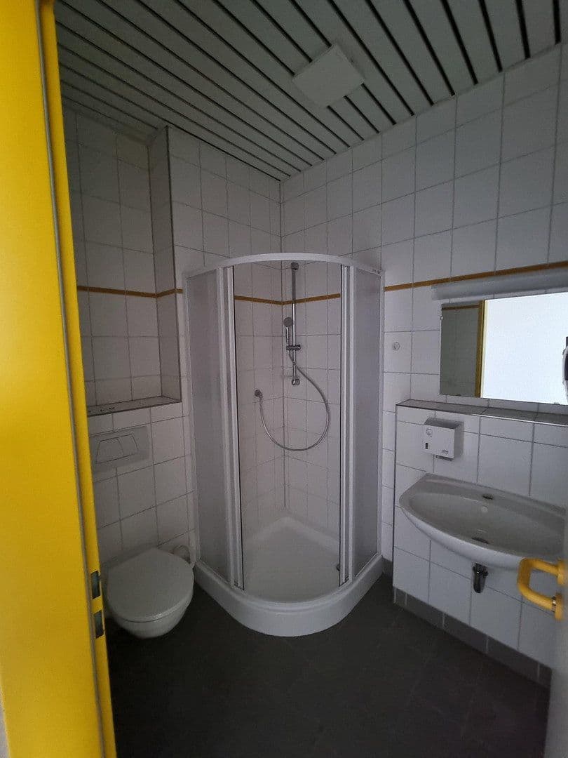 Predaj nebytového priestoru 19.000 m², Lützowstr. 1, Stavenhagen, Meklenbursko-Predpomoransko Predaj nebytového priestoru 19.000 m², Lützowstr. 1, Stavenhagen, Meklenbursko-Predpomoransko