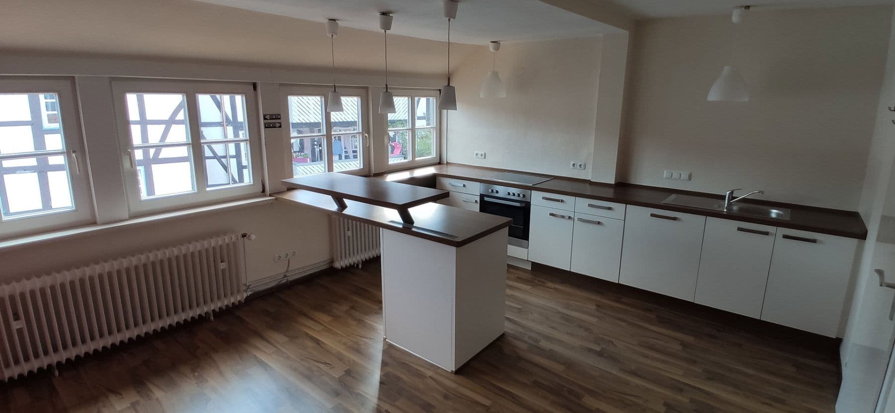 Predaj domu 350 m², pozemok 327 m², Neue Straße 11, Bad Münder am Deister, Dolné Sasko Predaj domu 350 m², pozemok 327 m², Neue Straße 11, Bad Münder am Deister, Dolné Sasko