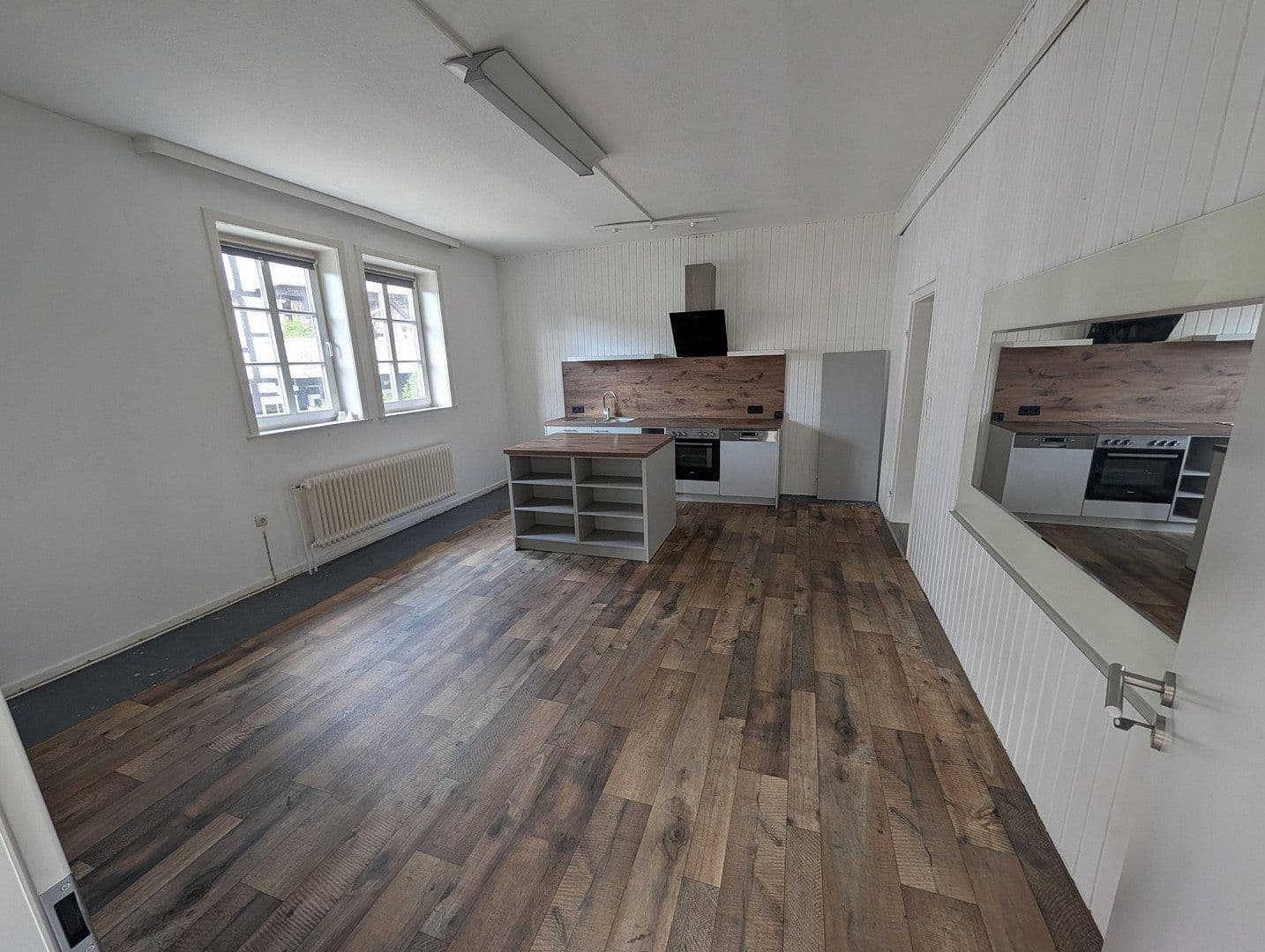 Predaj domu 350 m², pozemok 327 m², Neue Straße 11, Bad Münder am Deister, Dolné Sasko Predaj domu 350 m², pozemok 327 m², Neue Straße 11, Bad Münder am Deister, Dolné Sasko