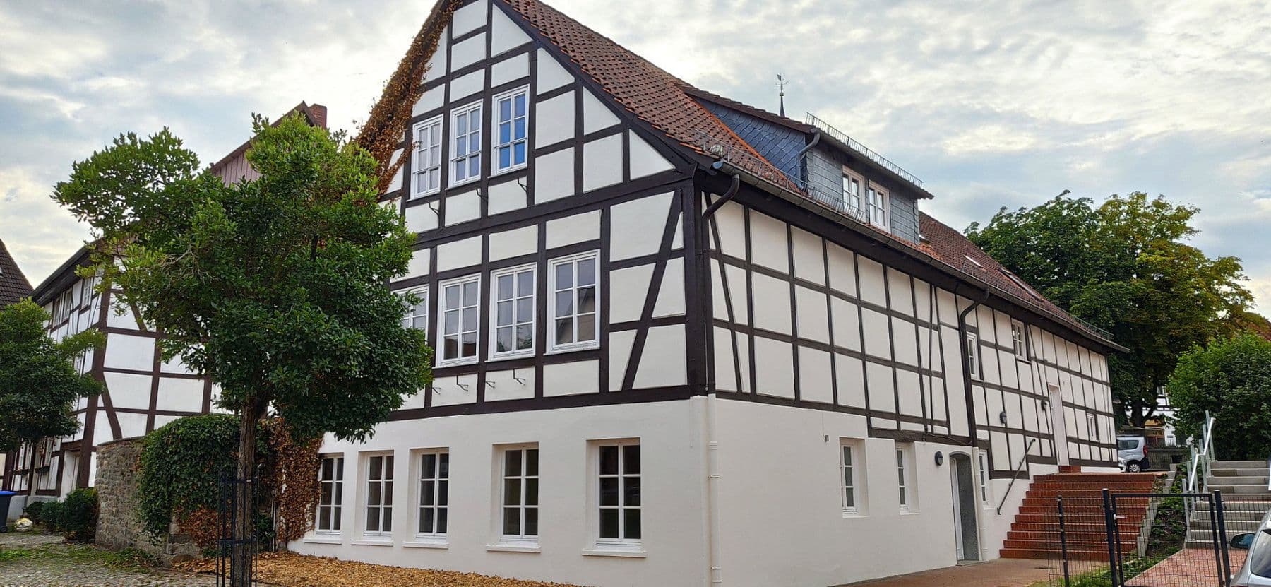 Predaj domu 350 m², pozemok 327 m², Neue Straße 11, Bad Münder am Deister, Dolné Sasko Predaj domu 350 m², pozemok 327 m², Neue Straße 11, Bad Münder am Deister, Dolné Sasko