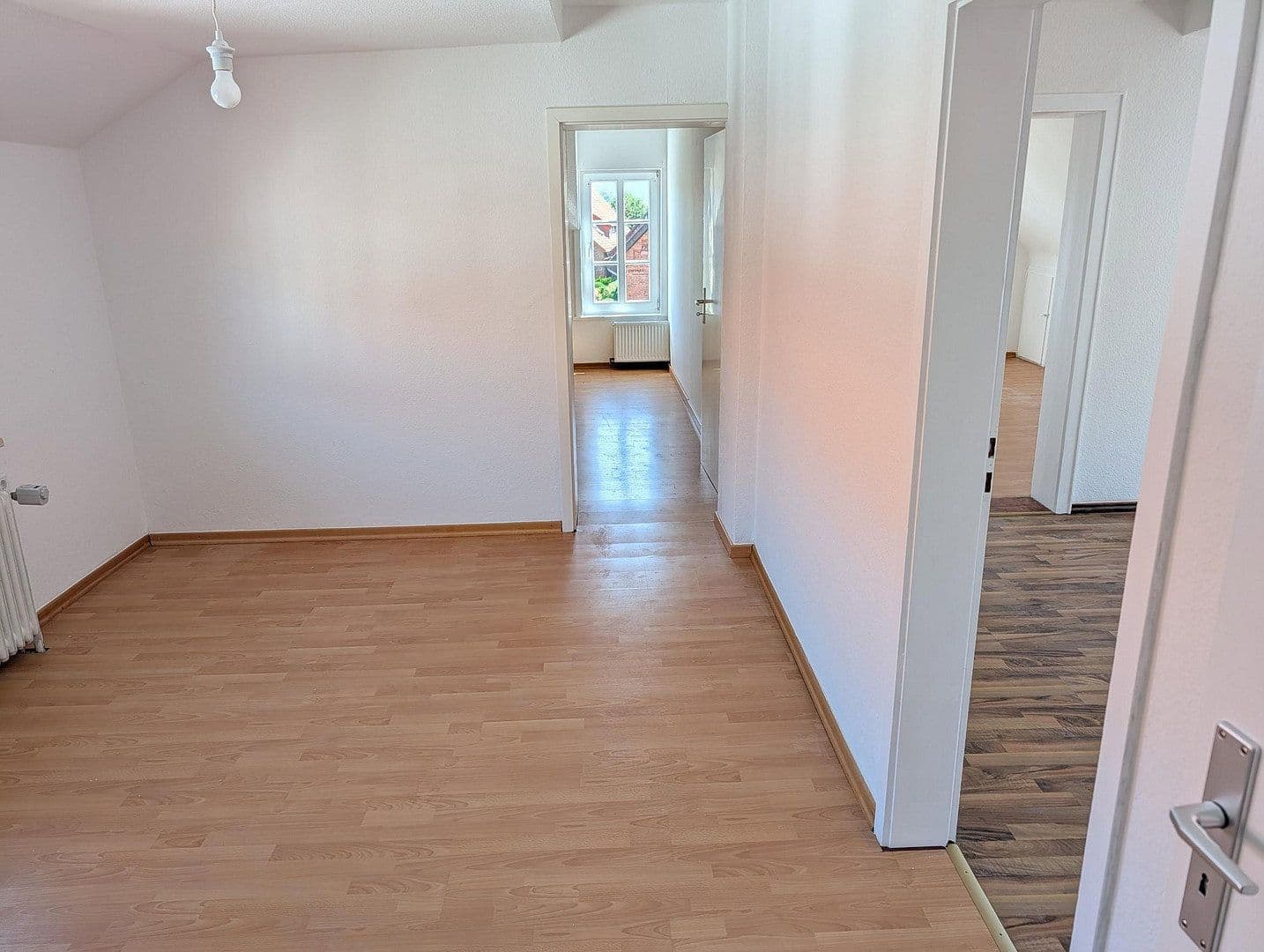 Predaj domu 350 m², pozemok 327 m², Neue Straße 11, Bad Münder am Deister, Dolné Sasko Predaj domu 350 m², pozemok 327 m², Neue Straße 11, Bad Münder am Deister, Dolné Sasko