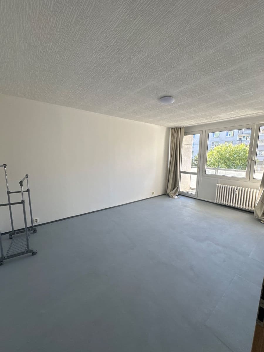 Prenájom bytu 2-izbový 62 m², 17. listopadu, Chomutov, Ústecký kraj Prenájom bytu 2-izbový 62 m², 17. listopadu, Chomutov, Ústecký kraj