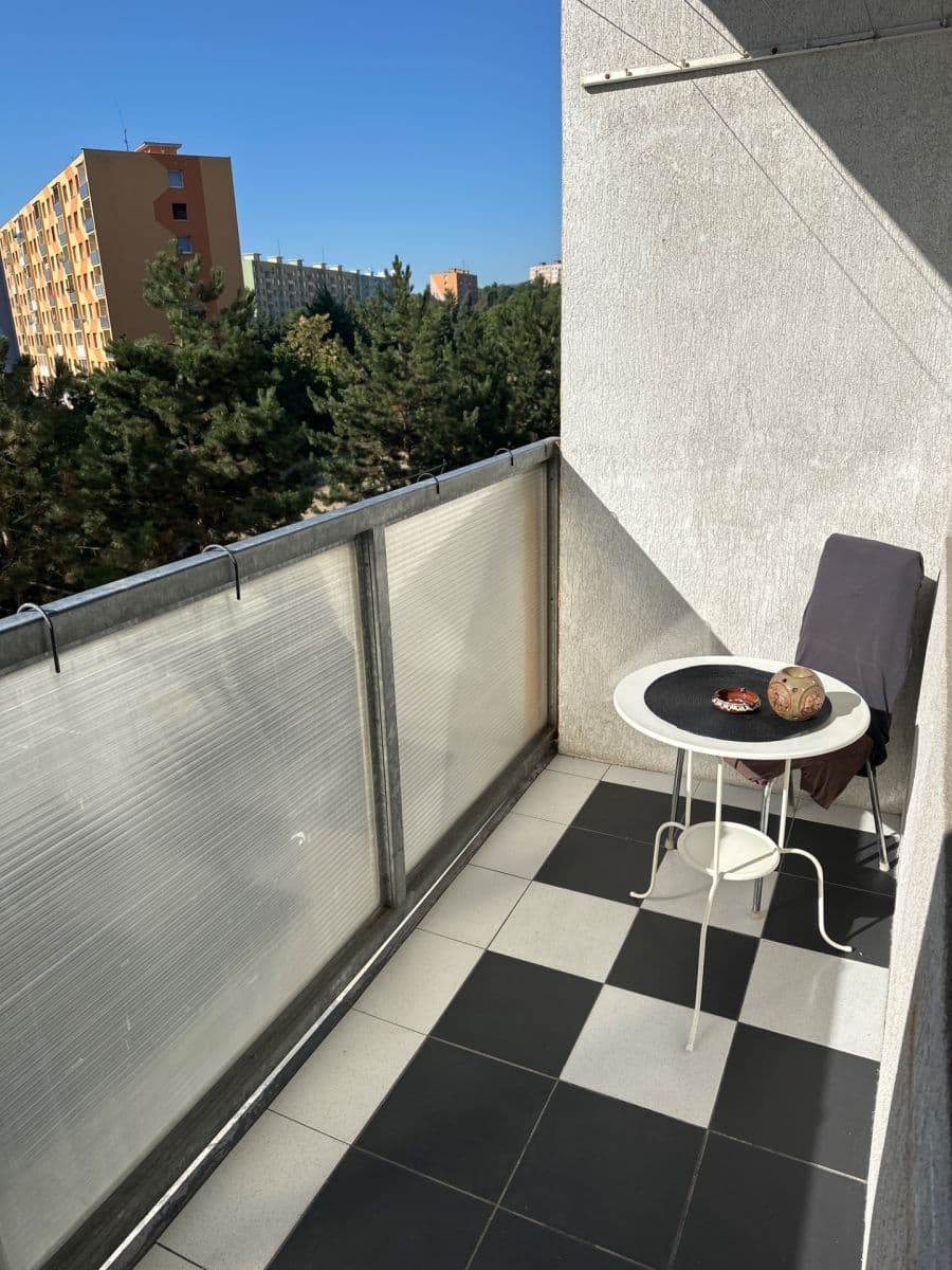 Prenájom bytu 2-izbový 62 m², 17. listopadu, Chomutov, Ústecký kraj Prenájom bytu 2-izbový 62 m², 17. listopadu, Chomutov, Ústecký kraj