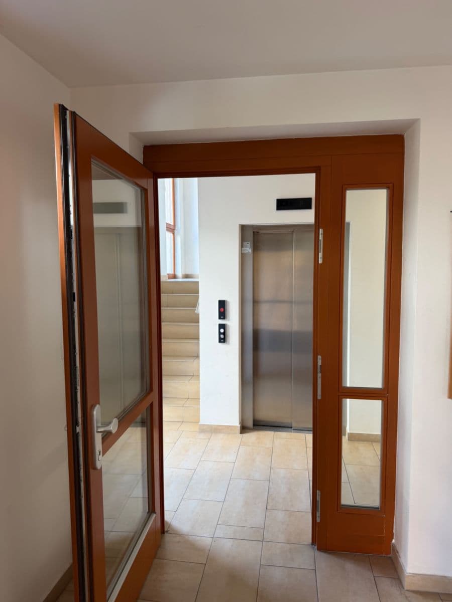 Predaj bytu 1-izbový 38 m², Nad Rokoskou, Praha, Praha Predaj bytu 1-izbový 38 m², Nad Rokoskou, Praha, Praha