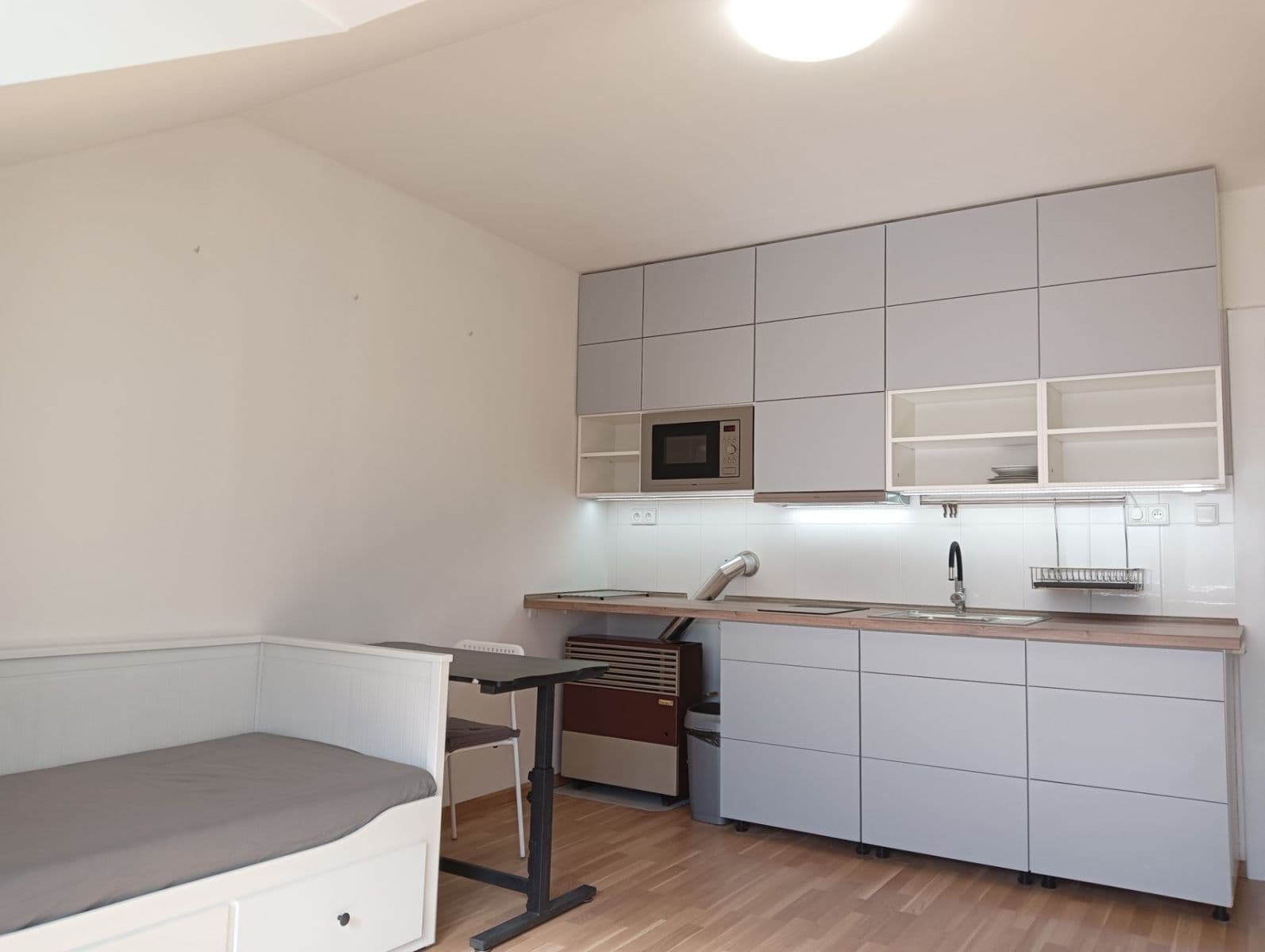 Prenájom bytu 1-izbový 29 m², Brtnická, Praha, Praha Prenájom bytu 1-izbový 29 m², Brtnická, Praha, Praha