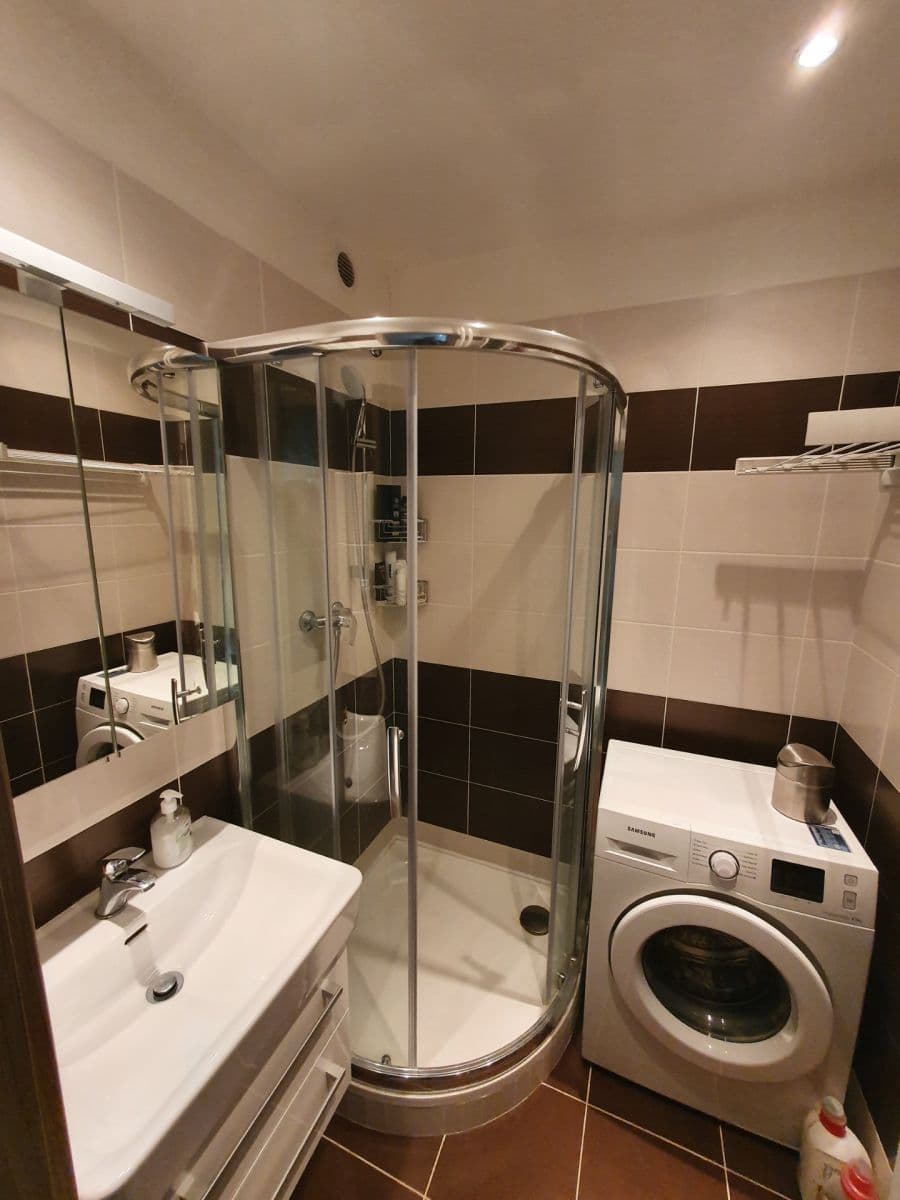 Prenájom bytu 2-izbový 54 m², Zelenečská, Praha, Praha Prenájom bytu 2-izbový 54 m², Zelenečská, Praha, Praha