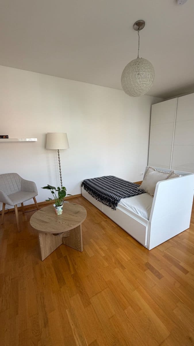Prenájom bytu 1-izbový 30 m², U Michelského mlýna, Praha, Praha Prenájom bytu 1-izbový 30 m², U Michelského mlýna, Praha, Praha