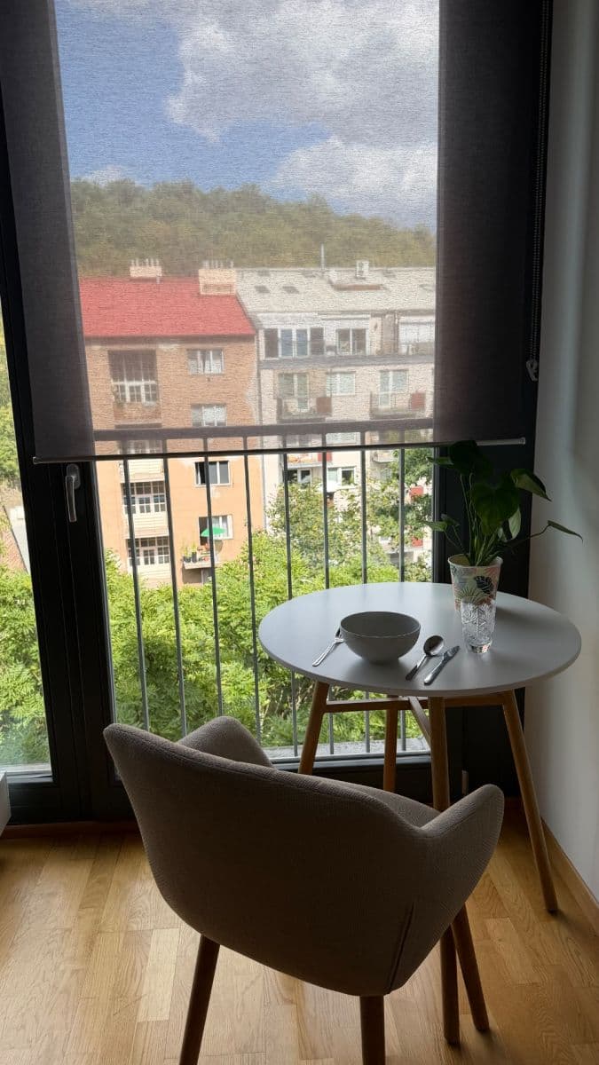 Prenájom bytu 1-izbový 30 m², U Michelského mlýna, Praha, Praha Prenájom bytu 1-izbový 30 m², U Michelského mlýna, Praha, Praha