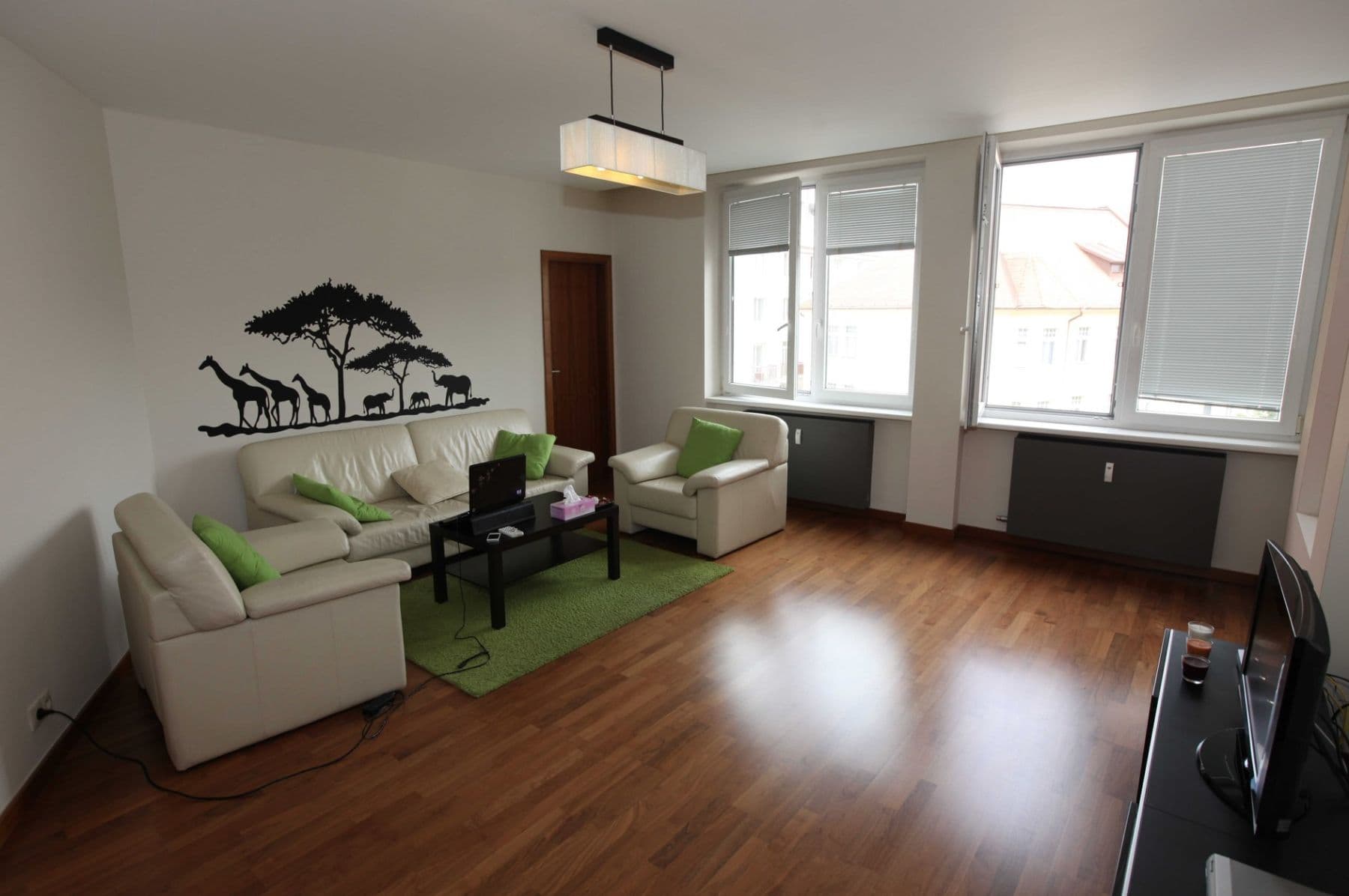 Prenájom bytu 2-izbový 87 m², Kvačalova, Ružinov, Bratislavský kraj Prenájom bytu 2-izbový 87 m², Kvačalova, Ružinov, Bratislavský kraj