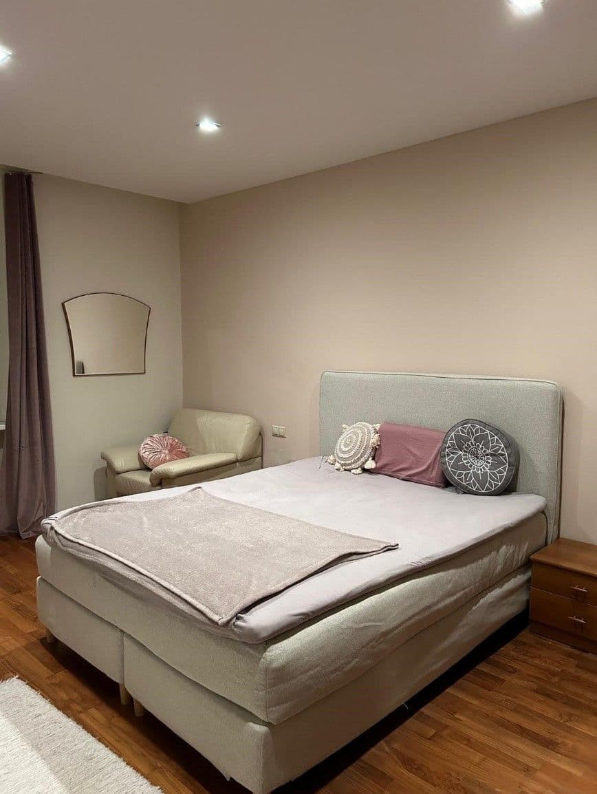Prenájom bytu 2-izbový 87 m², Kvačalova, Ružinov, Bratislavský kraj Prenájom bytu 2-izbový 87 m², Kvačalova, Ružinov, Bratislavský kraj