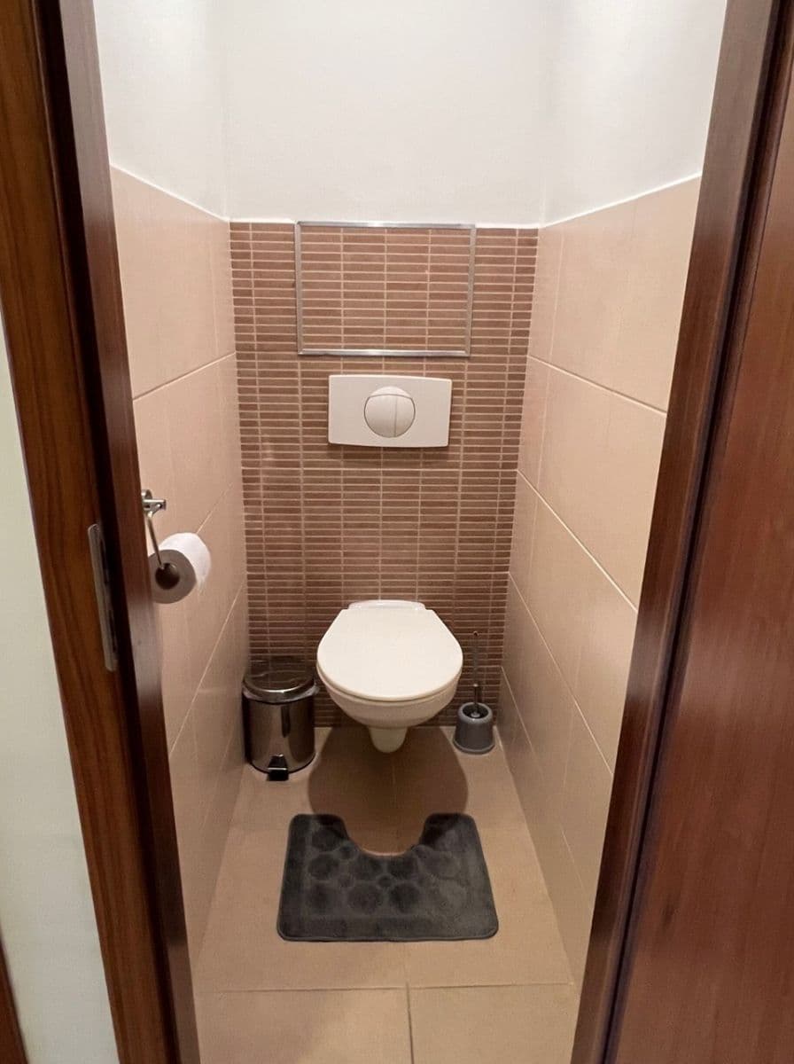 Prenájom bytu 2-izbový 87 m², Kvačalova, Ružinov, Bratislavský kraj Prenájom bytu 2-izbový 87 m², Kvačalova, Ružinov, Bratislavský kraj