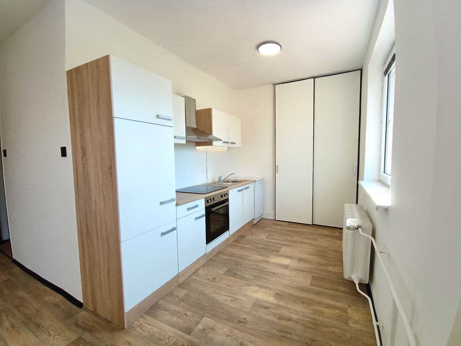 Prenájom bytu 2-izbový 53 m², Jabloňová, Chrudim, Pardubický kraj Prenájom bytu 2-izbový 53 m², Jabloňová, Chrudim, Pardubický kraj