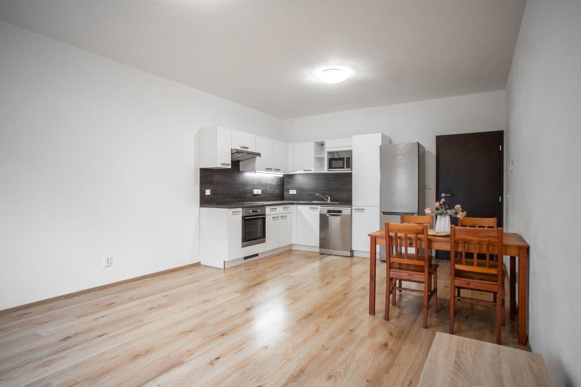Prenájom bytu 2-izbový 55 m², Špačková, Plzeň, Plzeňský kraj Prenájom bytu 2-izbový 55 m², Špačková, Plzeň, Plzeňský kraj