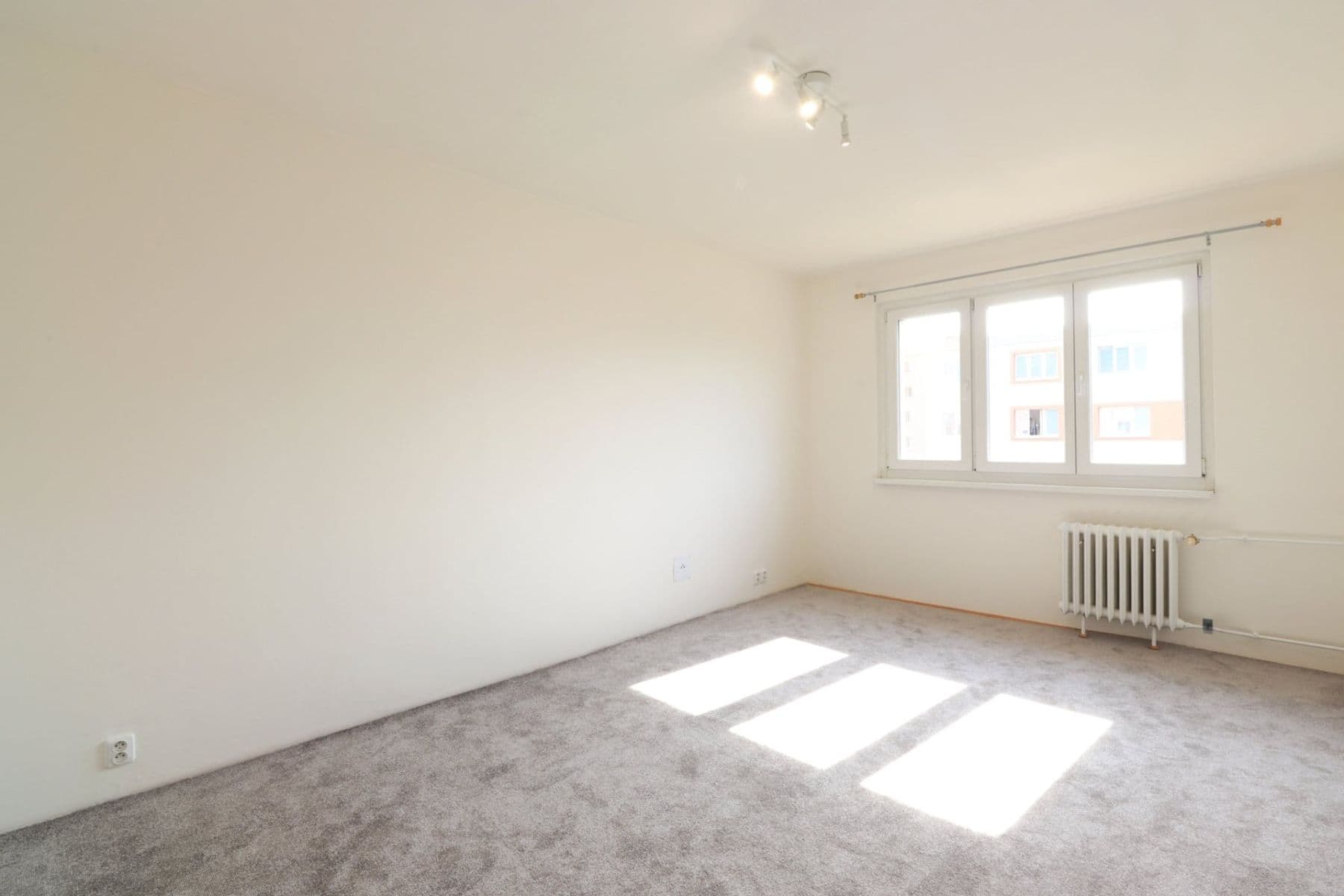 Prenájom bytu 2-izbový 34 m², Švermova, Beroun, Středočeský kraj Prenájom bytu 2-izbový 34 m², Švermova, Beroun, Středočeský kraj
