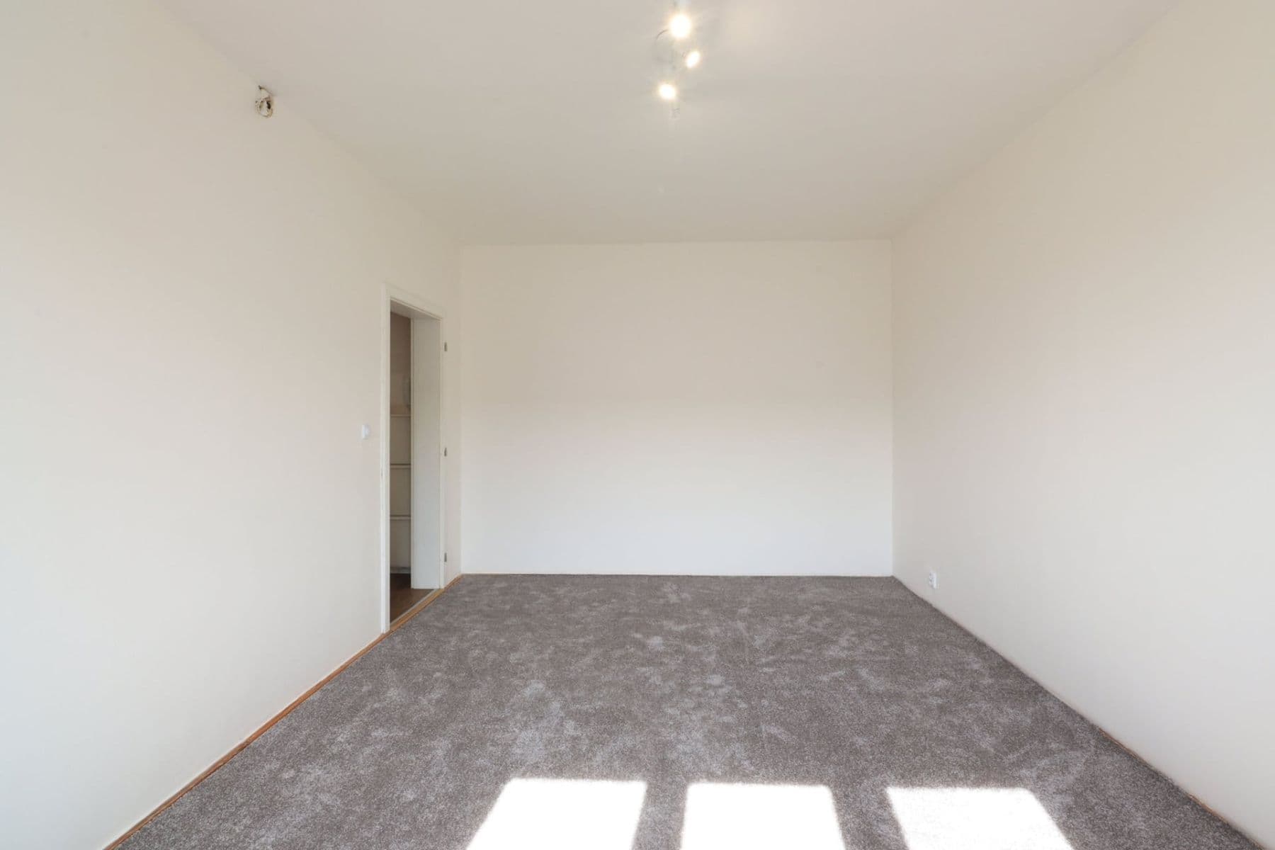 Prenájom bytu 2-izbový 34 m², Švermova, Beroun, Středočeský kraj Prenájom bytu 2-izbový 34 m², Švermova, Beroun, Středočeský kraj