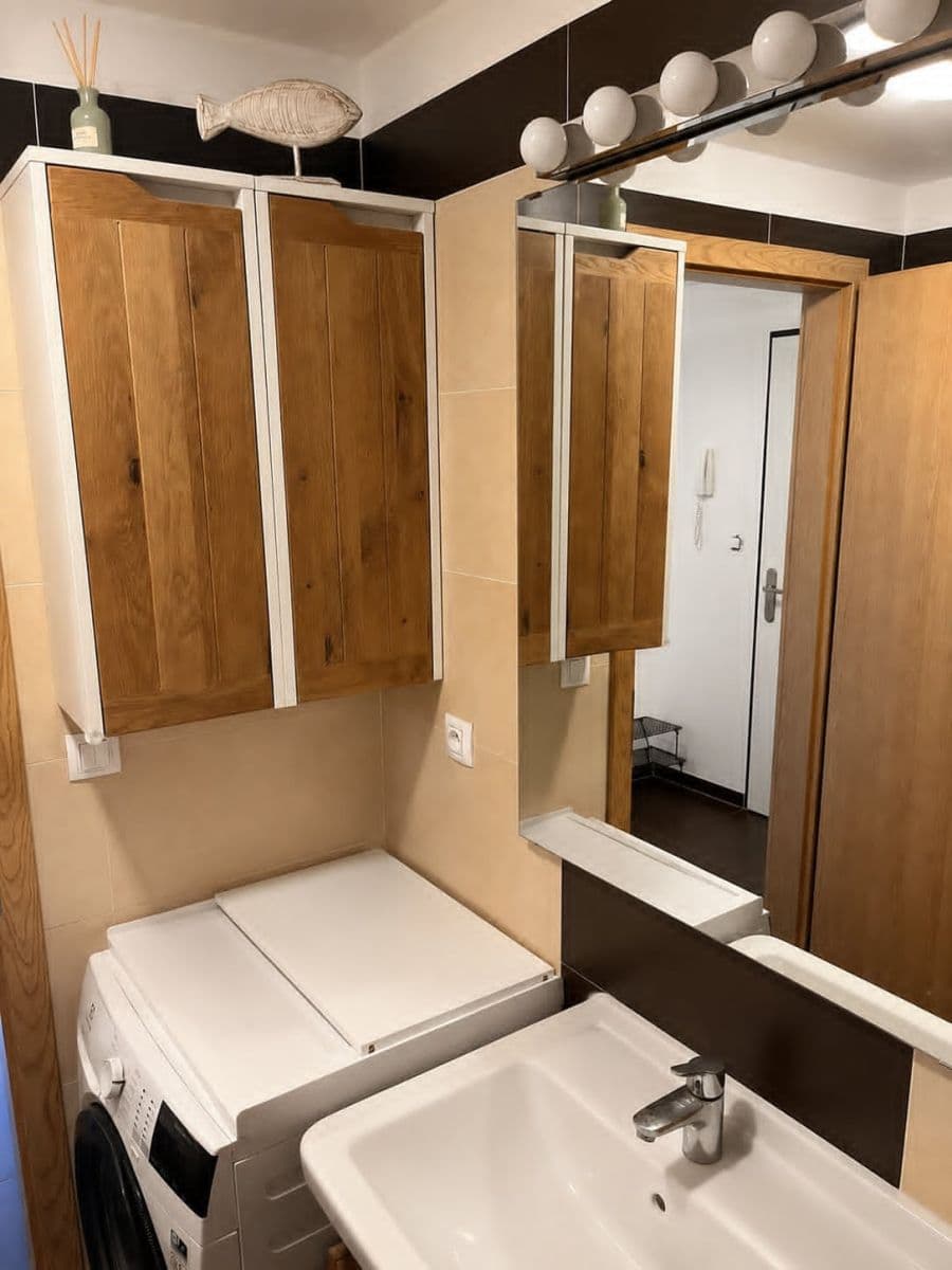 Prenájom bytu 3-izbový 68 m², Nepomuckých, Praha, Praha Prenájom bytu 3-izbový 68 m², Nepomuckých, Praha, Praha