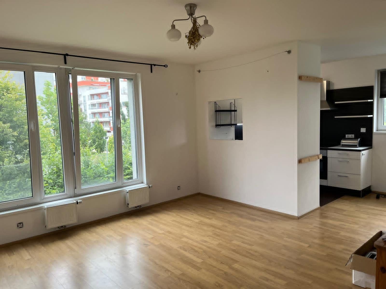 Prenájom bytu 3-izbový 68 m², Nepomuckých, Praha, Praha Prenájom bytu 3-izbový 68 m², Nepomuckých, Praha, Praha