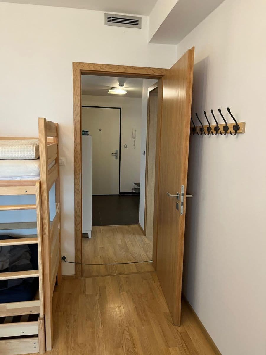Prenájom bytu 3-izbový 68 m², Nepomuckých, Praha, Praha Prenájom bytu 3-izbový 68 m², Nepomuckých, Praha, Praha