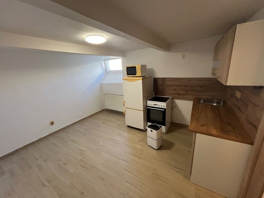 Prenájom bytu 1-izbový 21 m², Luční, Mladá Boleslav, Středočeský kraj Prenájom bytu 1-izbový 21 m², Luční, Mladá Boleslav, Středočeský kraj