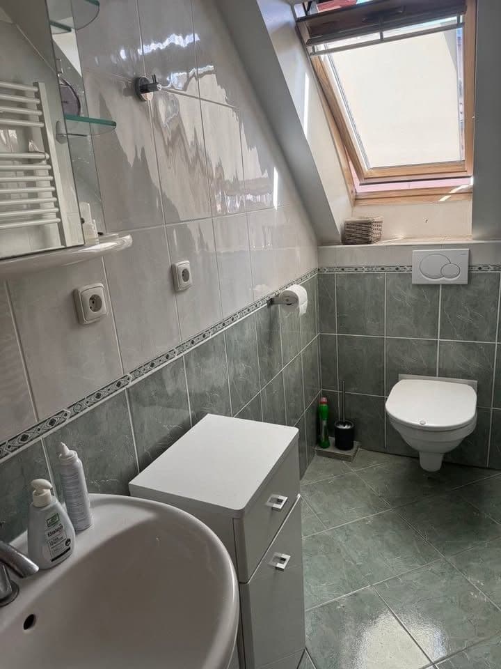 Prenájom bytu 4-izbový 74 m², Politických vězňů, Horoměřice, Středočeský kraj Prenájom bytu 4-izbový 74 m², Politických vězňů, Horoměřice, Středočeský kraj
