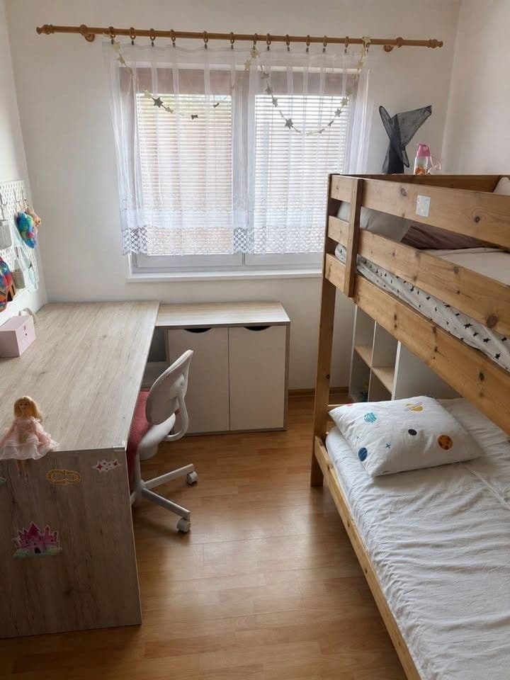 Prenájom bytu 4-izbový 74 m², Politických vězňů, Horoměřice, Středočeský kraj Prenájom bytu 4-izbový 74 m², Politických vězňů, Horoměřice, Středočeský kraj
