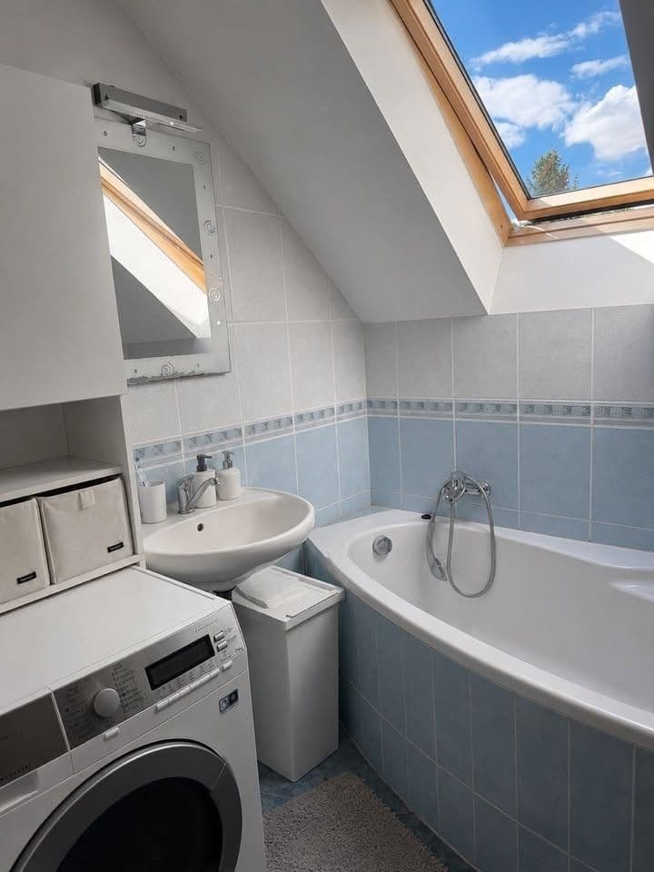 Prenájom bytu 4-izbový 74 m², Politických vězňů, Horoměřice, Středočeský kraj Prenájom bytu 4-izbový 74 m², Politických vězňů, Horoměřice, Středočeský kraj