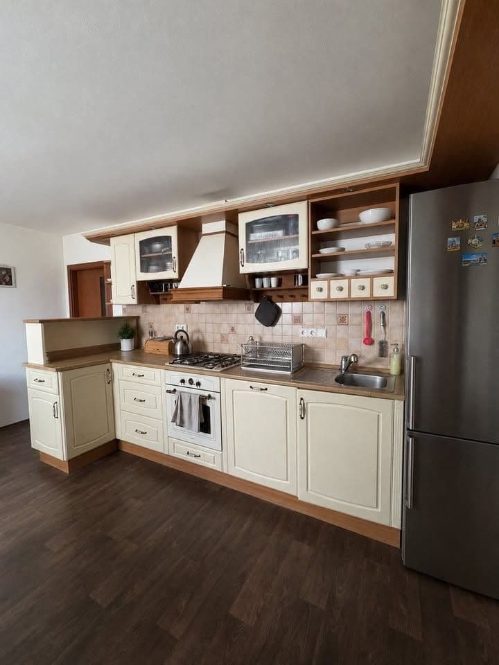 Prenájom bytu 4-izbový 74 m², Politických vězňů, Horoměřice, Středočeský kraj Prenájom bytu 4-izbový 74 m², Politických vězňů, Horoměřice, Středočeský kraj