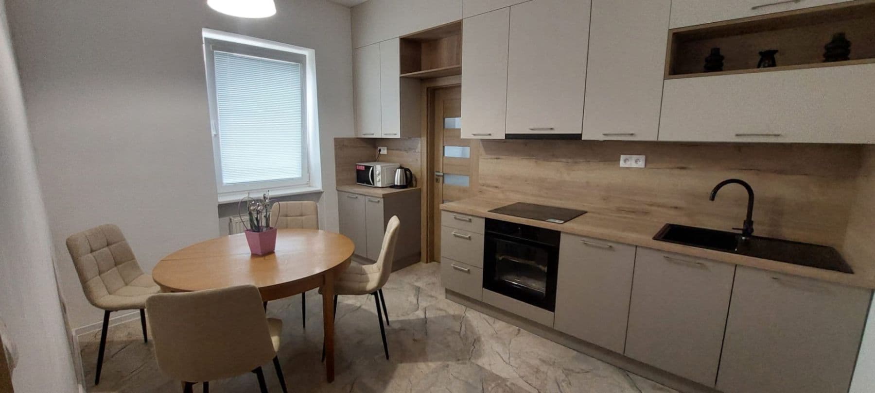 Prenájom bytu 3-izbový 112 m², Šrobárova, Trnava, Trnavský kraj Prenájom bytu 3-izbový 112 m², Šrobárova, Trnava, Trnavský kraj
