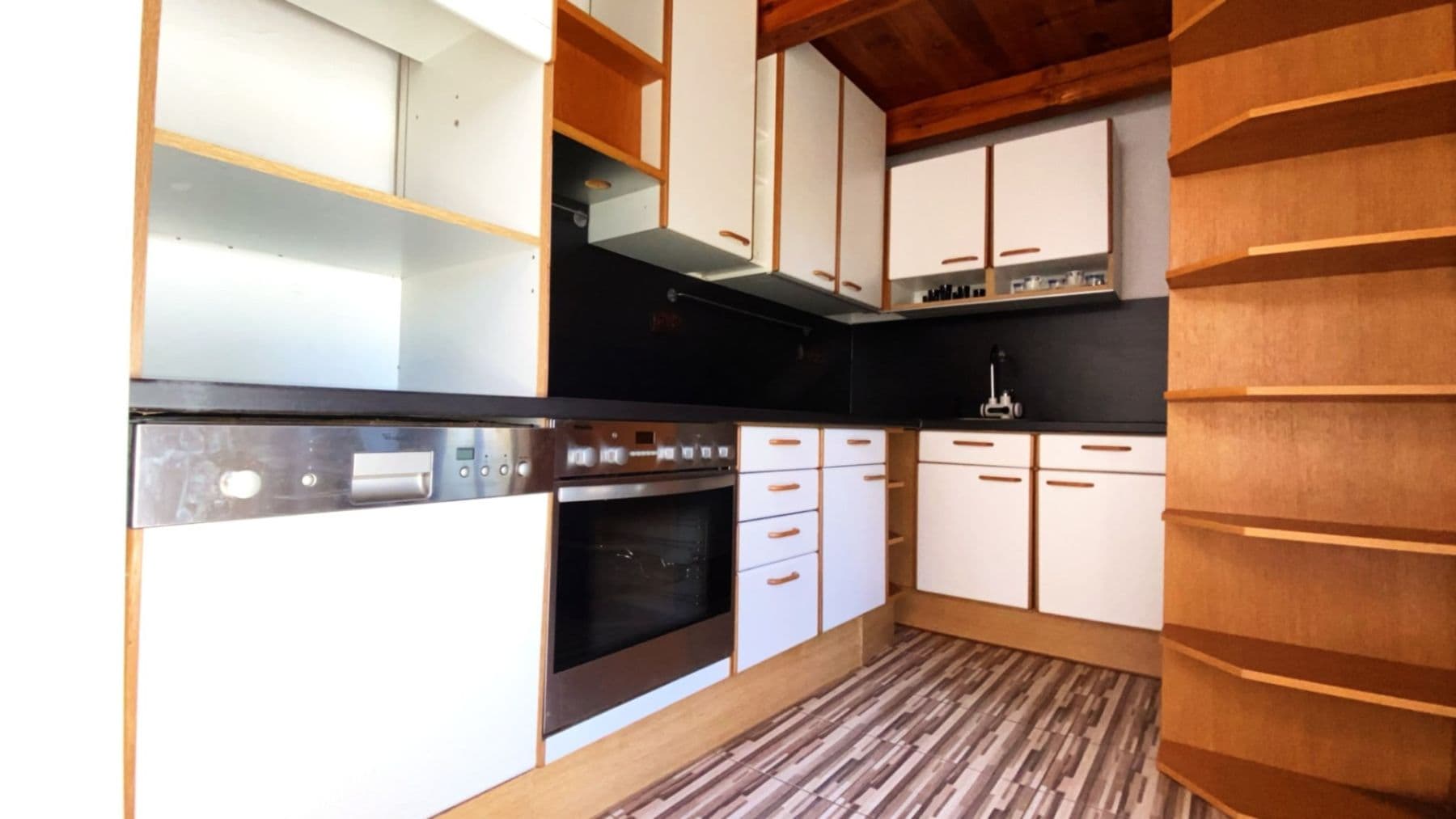 Predaj rekreačného objektu 114 m², pozemok 290 m², Nová Cerekev, Kraj Vysočina Predaj rekreačného objektu 114 m², pozemok 290 m², Nová Cerekev, Kraj Vysočina