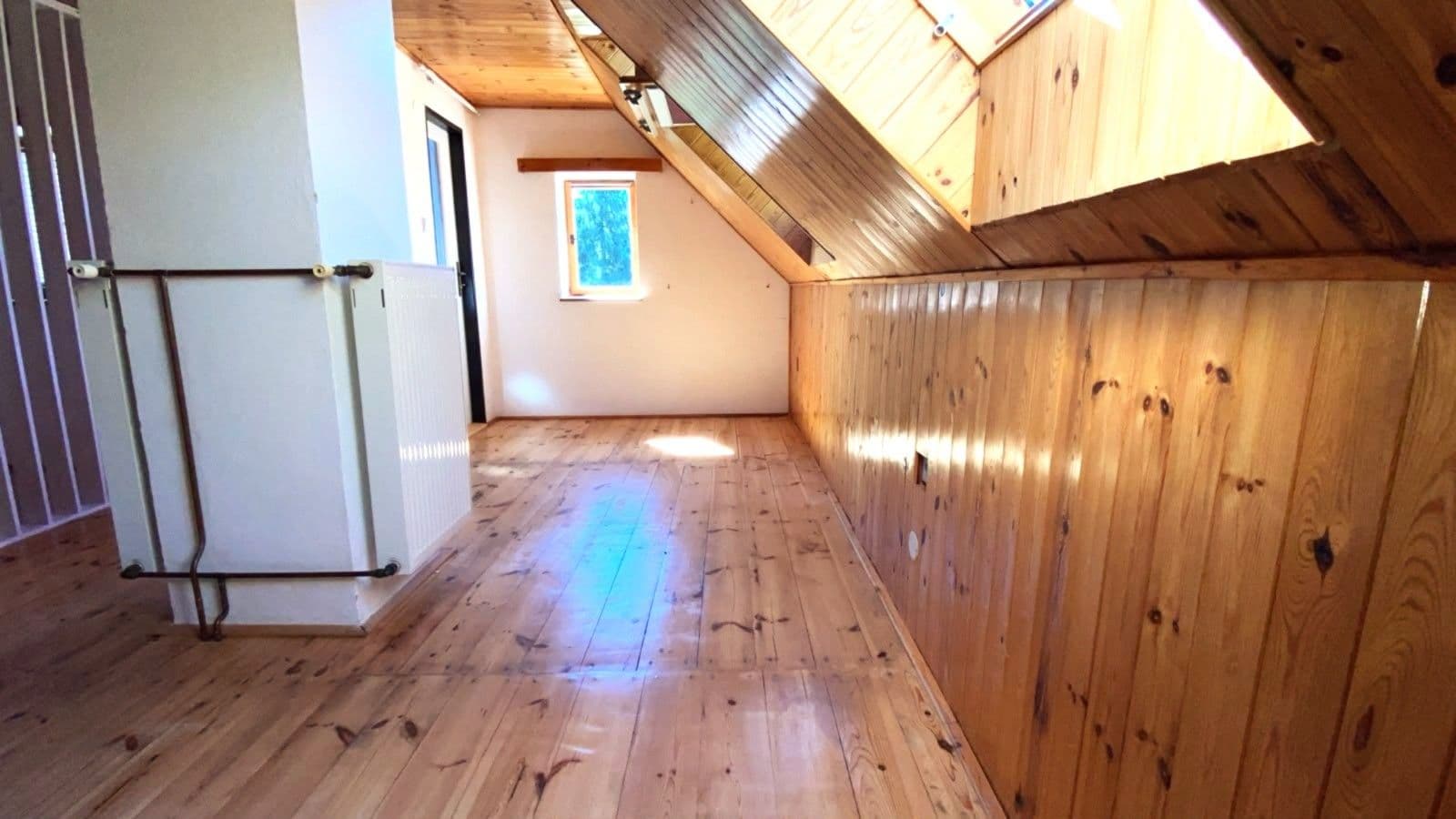 Predaj rekreačného objektu 114 m², pozemok 290 m², Nová Cerekev, Kraj Vysočina Predaj rekreačného objektu 114 m², pozemok 290 m², Nová Cerekev, Kraj Vysočina