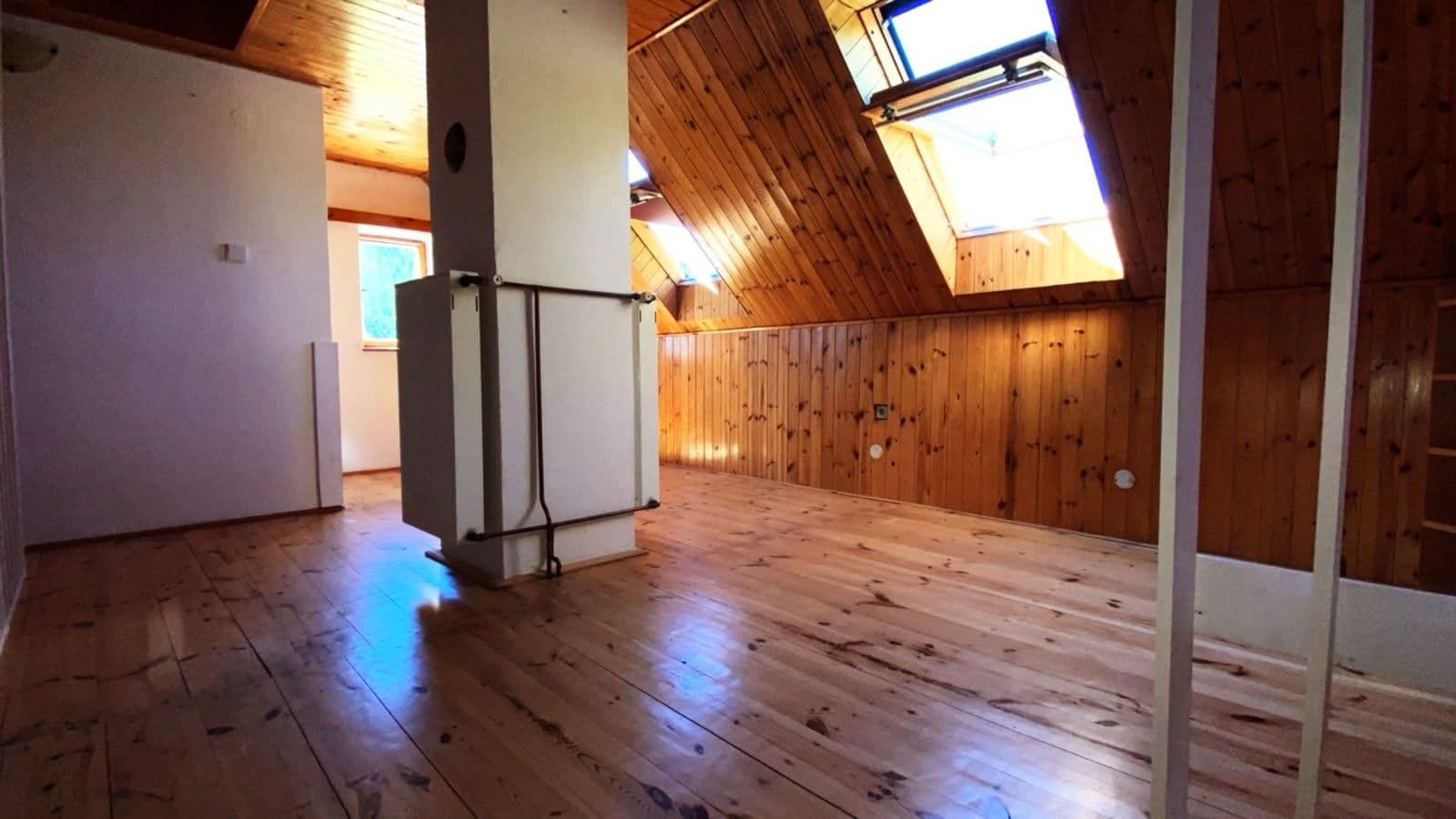 Predaj rekreačného objektu 114 m², pozemok 290 m², Nová Cerekev, Kraj Vysočina Predaj rekreačného objektu 114 m², pozemok 290 m², Nová Cerekev, Kraj Vysočina