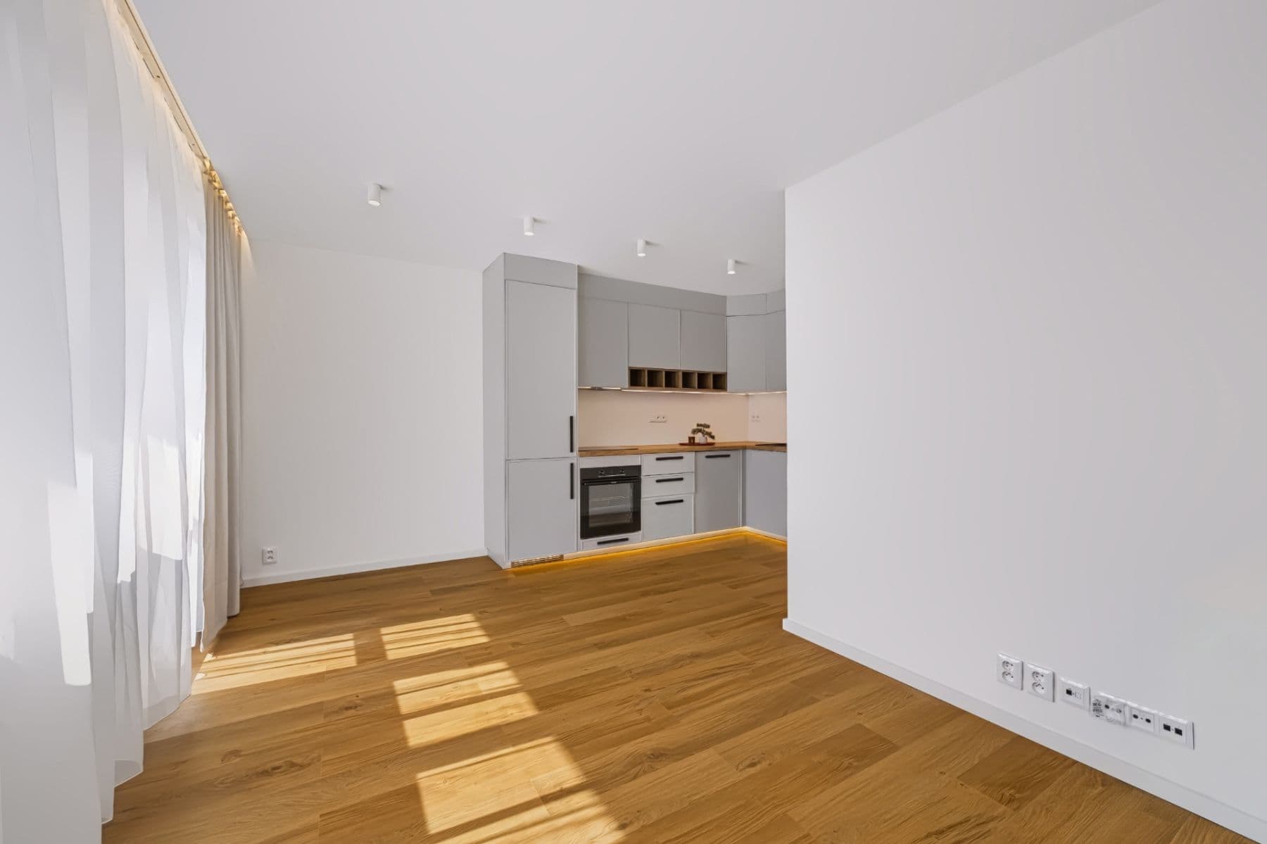 Predaj bytu 4-izbový 78 m², Hlavní, Praha, Praha Predaj bytu 4-izbový 78 m², Hlavní, Praha, Praha