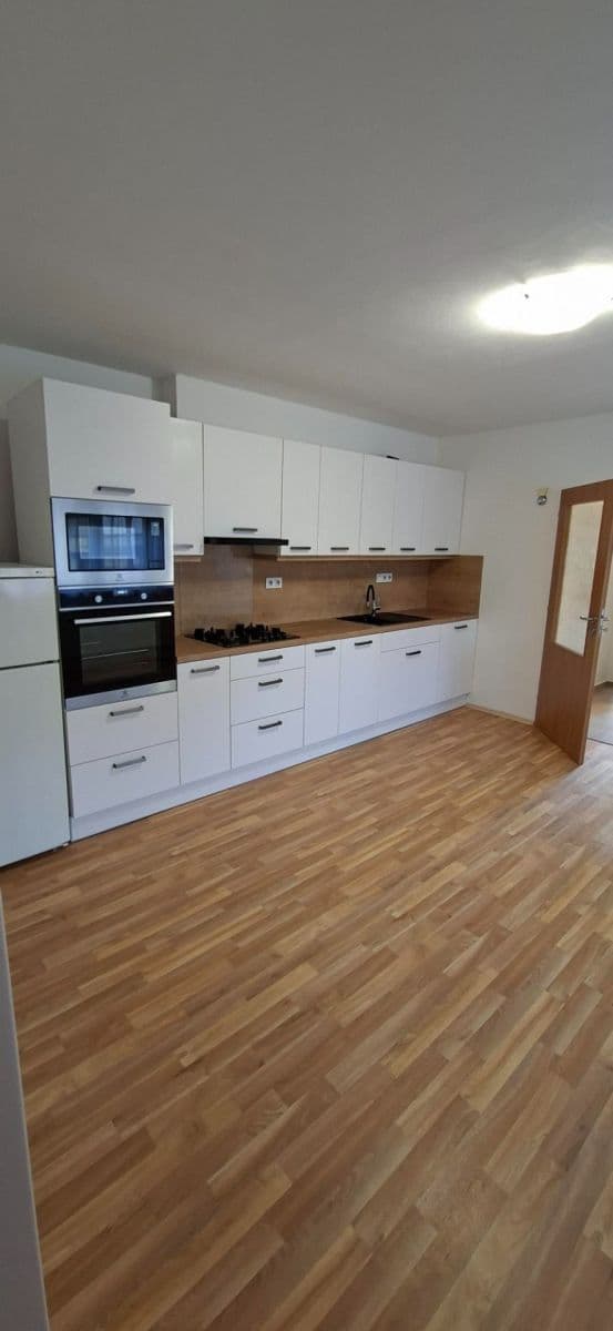 Prenájom bytu 2-izbový 42 m², Střední, Praha, Praha Prenájom bytu 2-izbový 42 m², Střední, Praha, Praha