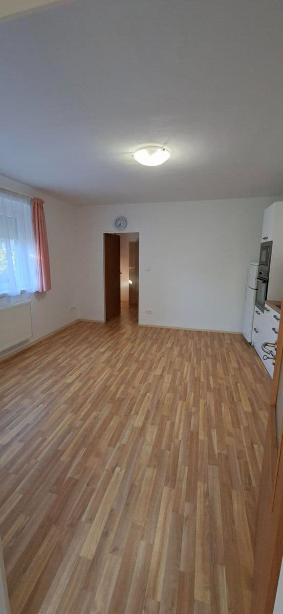 Prenájom bytu 2-izbový 42 m², Střední, Praha, Praha Prenájom bytu 2-izbový 42 m², Střední, Praha, Praha