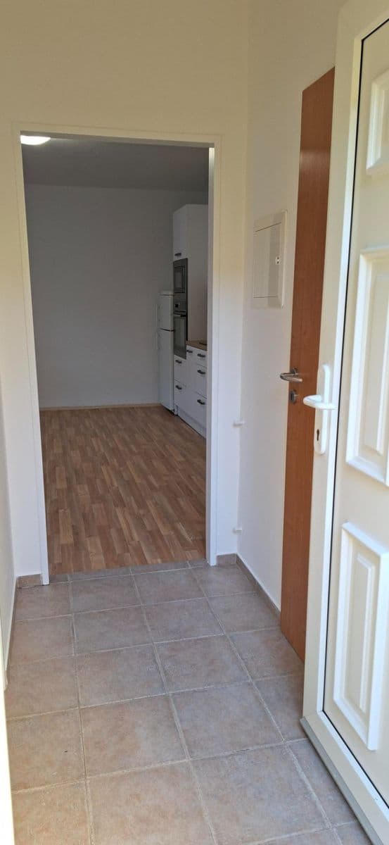 Prenájom bytu 2-izbový 42 m², Střední, Praha, Praha Prenájom bytu 2-izbový 42 m², Střední, Praha, Praha