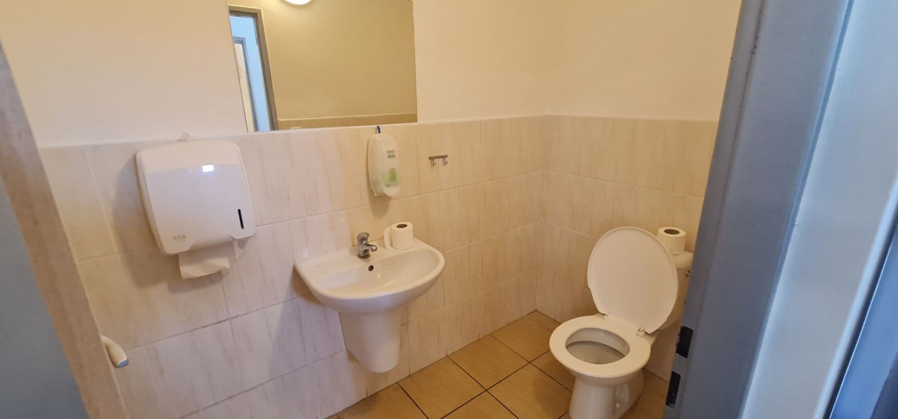 Prenájom kancelárie 60 m², Nad Porubkou, Ostrava, Moravskoslezský kraj Prenájom kancelárie 60 m², Nad Porubkou, Ostrava, Moravskoslezský kraj
